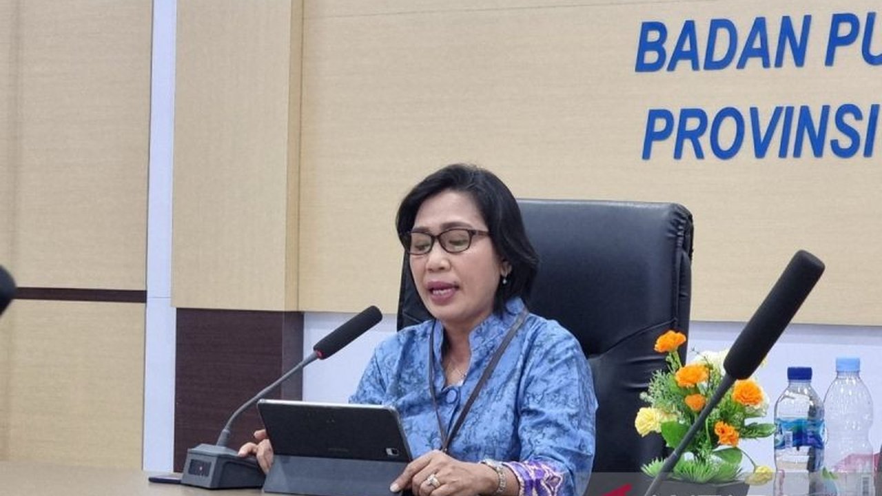 Ketimpangan Ekonomi Papua Barat menunjukkan perbaikan signifikan. Indeks Gini di provinsi ini menurun menjadi 0,374 pada Maret 2025, menandakan distribusi pengeluaran yang lebih merata.