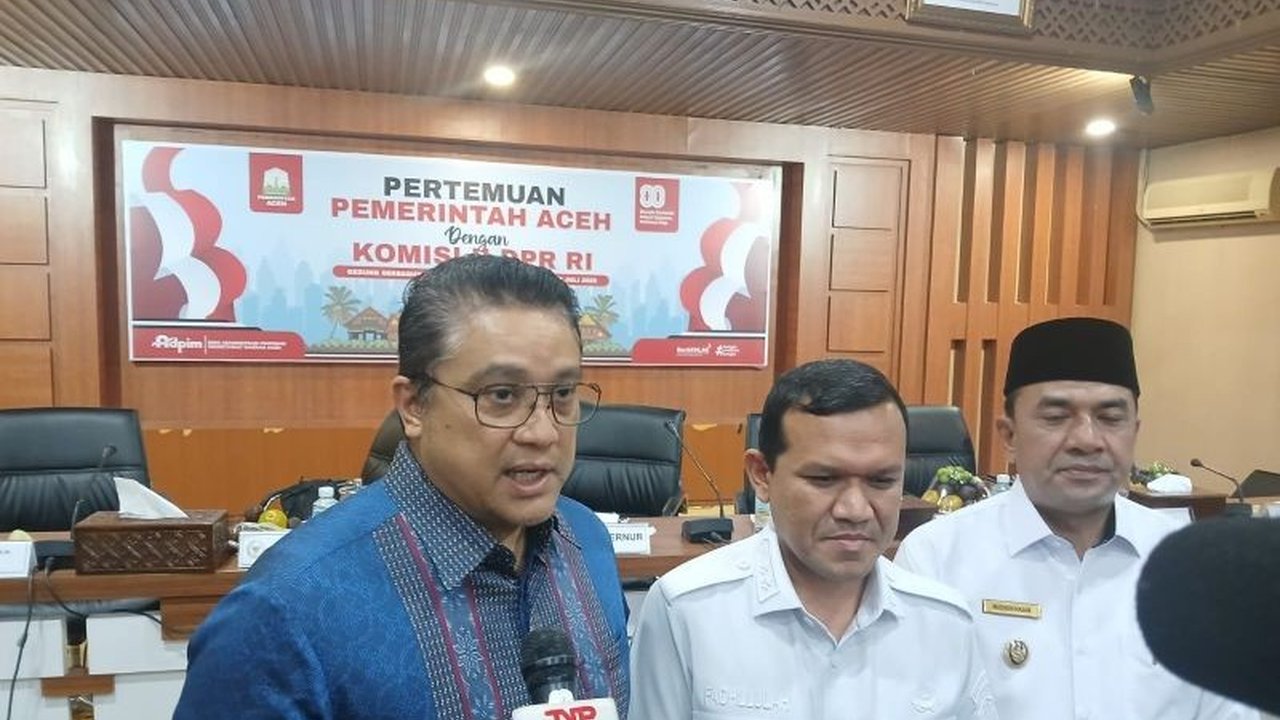 Komisi II DPR RI mengusulkan pembentukan panitia kerja (Panja) untuk perpanjangan dana Otsus Aceh yang akan berakhir 2027, demi memastikan pembangunan berkelanjutan di Bumi Serambi Mekkah.