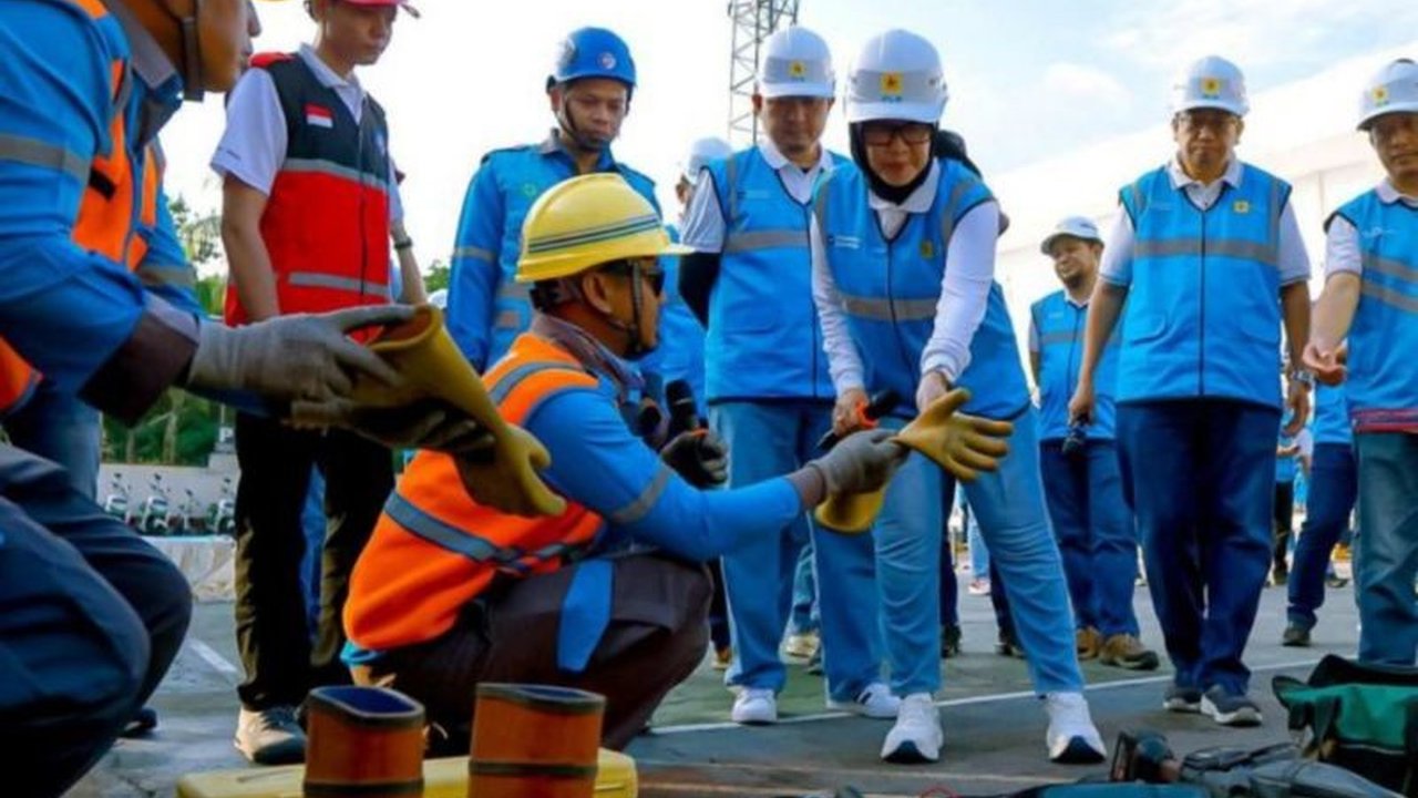 PLN NTB Jamin Listrik Fornas VIII di Lombok dengan kesiapan maksimal, mengerahkan ratusan personel dan puluhan unit pendukung demi kelancaran acara.
