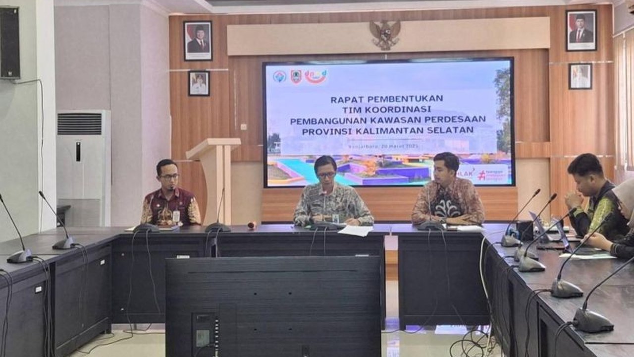 Dinas PMD Kalsel fokus pada pendampingan kawasan pedesaan di tiga kabupaten untuk percepatan pembangunan. Cari tahu bagaimana strategi ini akan mengubah wajah desa di Kalsel!