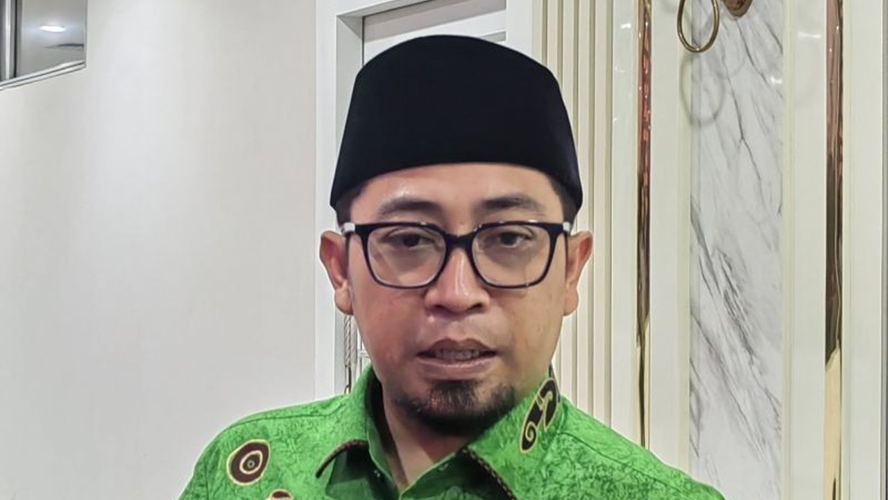 Fenomena Sound Horeg di Indonesia menuai perhatian DPR. Anggota Komisi II DPR RI Muhammad Khozin menekankan pentingnya pengaturan komprehensif, bukan pelarangan.