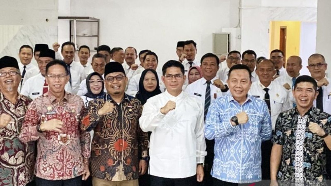 Pemerintah Kabupaten Rejang Lebong menggelar Penjaringan Pejabat Rejang Lebong untuk mengisi JPTP. Proses seleksi ini menarik perhatian karena melibatkan peserta dari daerah tetangga, Kepahiang dan Lebong.