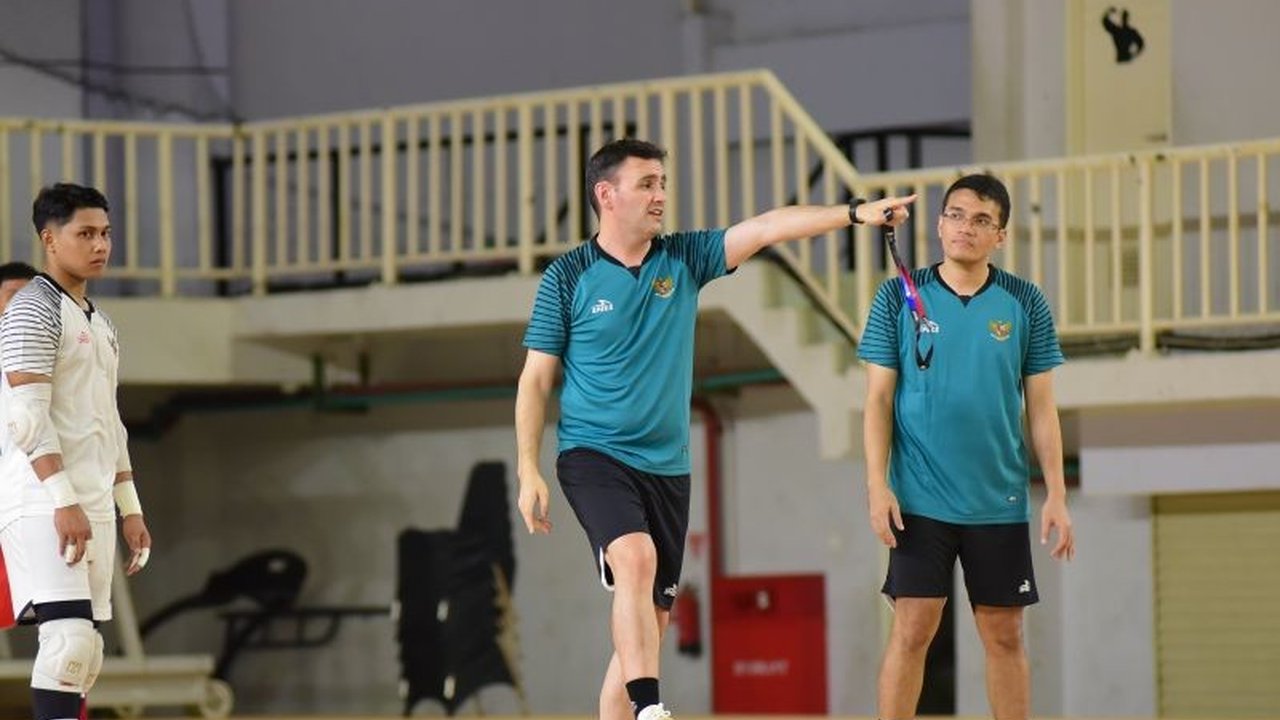 Timnas Futsal Indonesia bersiap hadapi turnamen di China sebagai bagian krusial persiapan SEA Games 2025. Akankah Garuda Muda mampu unjuk gigi di kancah internasional?