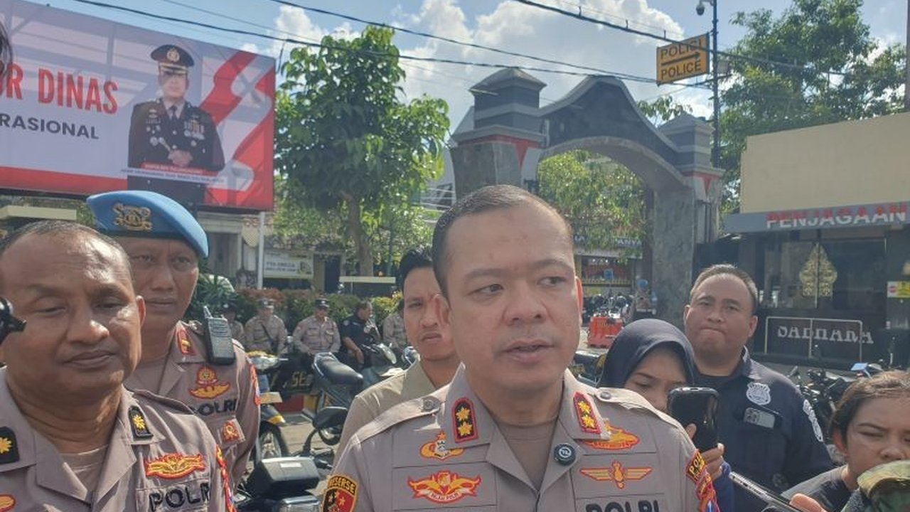 Dapur SPPG Polres Tulungagung siap melayani masyarakat di awal Agustus. Simak bagaimana inisiatif ini mendukung program Makan Bergizi Gratis dan menjadi yang pertama di Jatim!