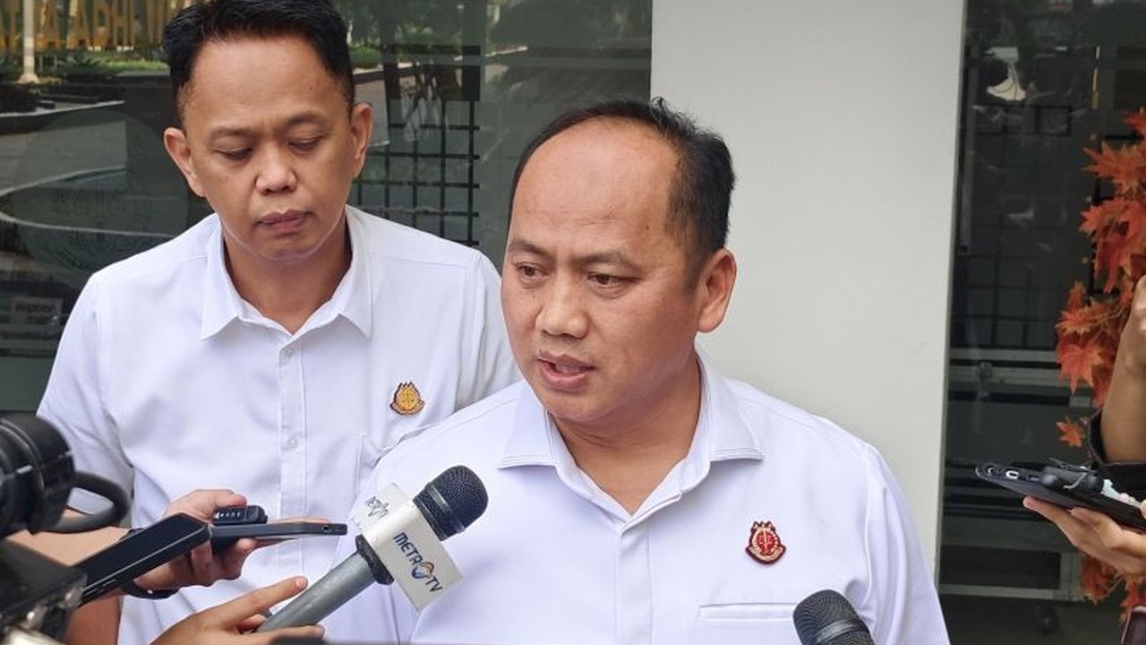 Kejaksaan Agung memulai penyelidikan beras oplosan dengan memanggil enam produsen besar, menindaklanjuti arahan Presiden Prabowo terkait potensi kerugian Rp100 triliun.