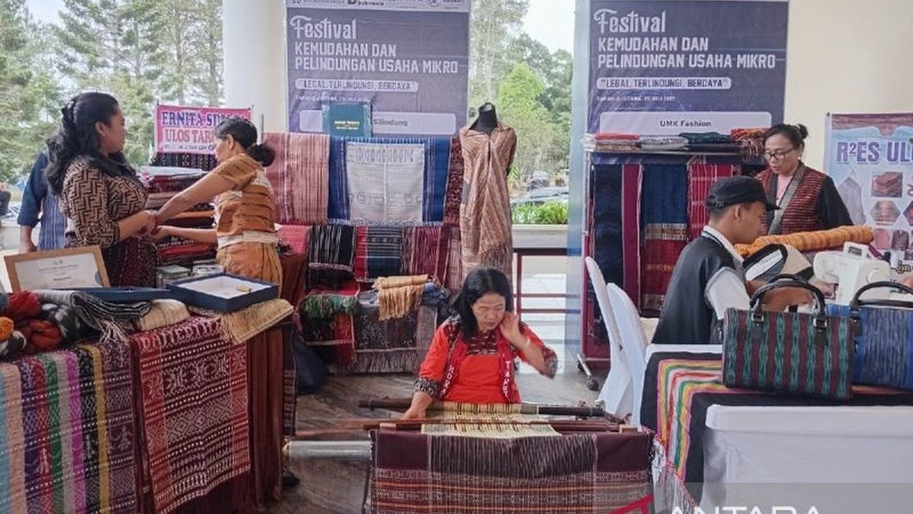 Festival Kemudahan Usaha UMKM di Tapanuli Utara sukses menarik ribuan pelaku usaha, diharapkan mampu menjadi pendorong utama penguatan ekonomi daerah dan nasional.