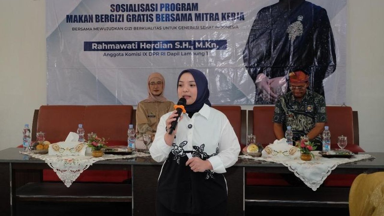 Ratusan warga Bandarlampung antusias mengikuti sosialisasi Program Makan Bergizi Gratis (MBG) yang digagas pemerintah. Inisiatif ini diharapkan mampu menekan angka stunting dan mendorong ekonomi lokal.