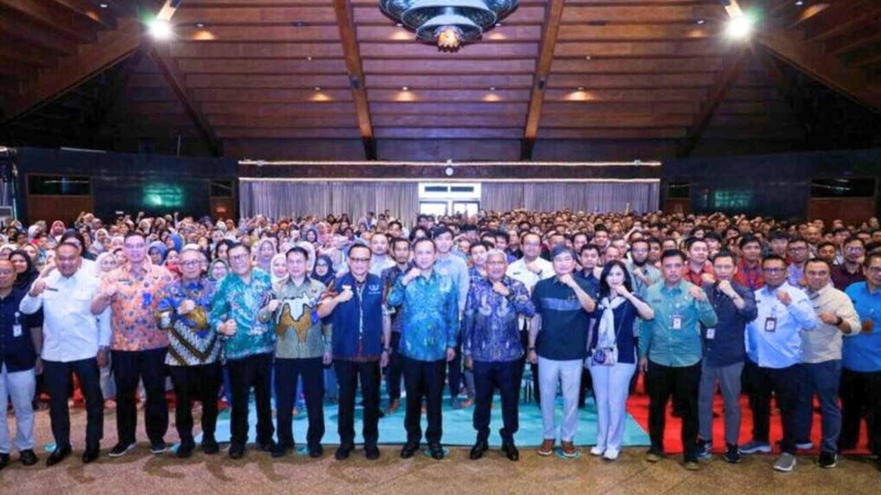 BNN dan Kementerian Transmigrasi berkolaborasi aktif dalam upaya Pencegahan Narkoba di lingkungan kerja melalui sosialisasi dan tes urine, demi SDM sehat dan produktif.