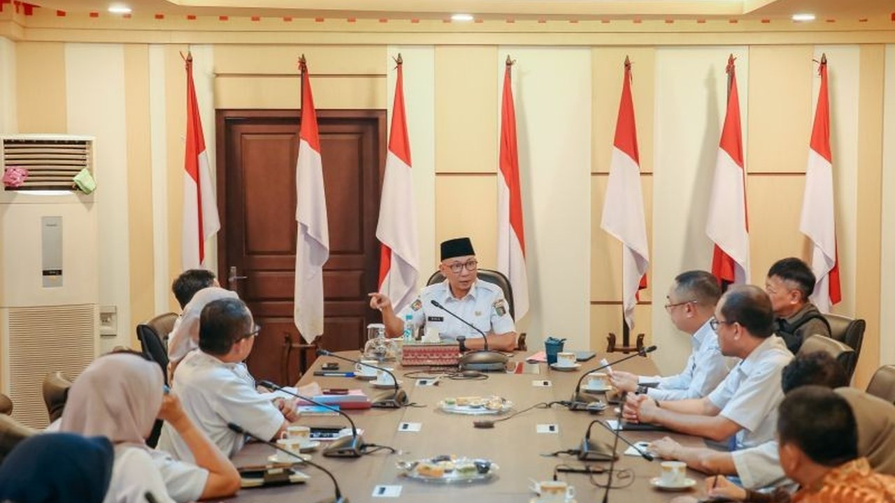 Gubernur Lampung mendesak Gerai Izin Usaha Perikanan Tangkap dibuka dua pekan demi percepatan legalitas kapal, mengingat mayoritas kapal di Indonesia belum berizin.