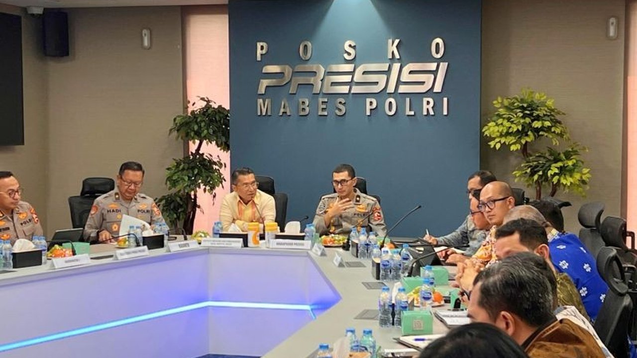 Polri yakin Koperasi Merah Putih akan menjadi pilar penguatan ekonomi akar rumput. Program ini didukung penuh dan dirancang sebagai pusat kegiatan ekonomi desa.