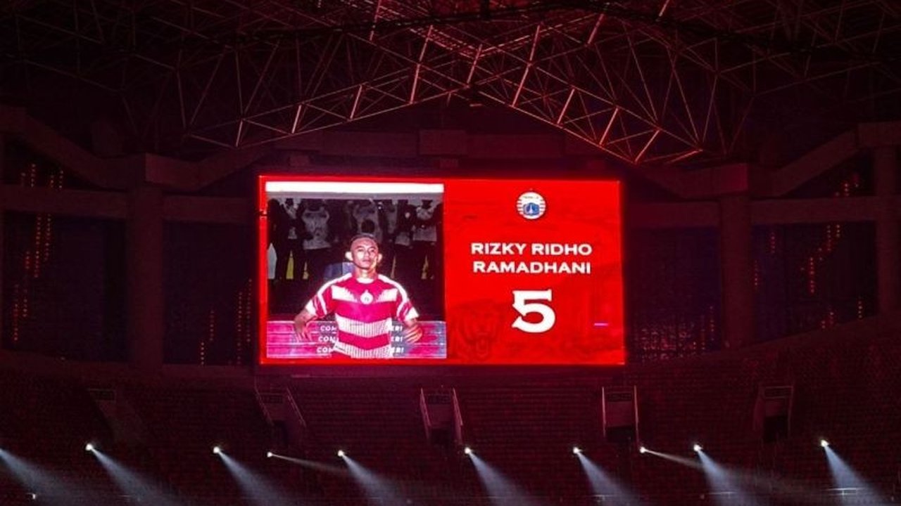 Persija Jakarta resmi memperkenalkan Skuad Persija Jakarta untuk Super League 2025/2026 di JIS. Intip daftar pemain baru dan jersi terbaru mereka!