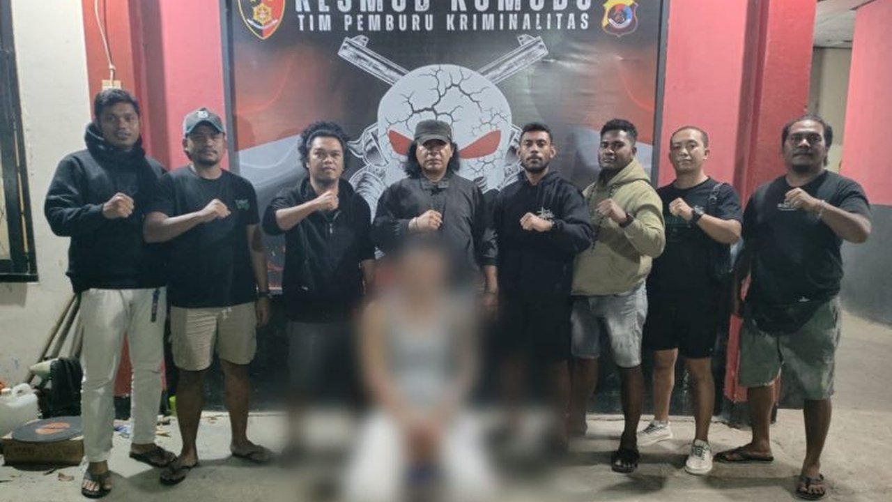 Polres Manggarai Barat menahan RM (37), terduga pelaku pencabulan di Labuan Bajo. Korban F (18) dipaksa bersetubuh di Pantai Pede. Simak kronologi lengkapnya.