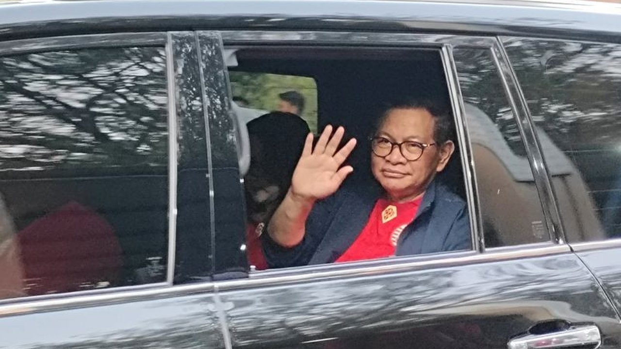 Pemerintah Provinsi DKI Jakarta tengah gencar melakukan evaluasi bansos judol DKI setelah terungkap puluhan ribu penerima bantuan sosial terindikasi terlibat judi online. Apa langkah selanjutnya untuk memastikan bantuan tepat sasaran?