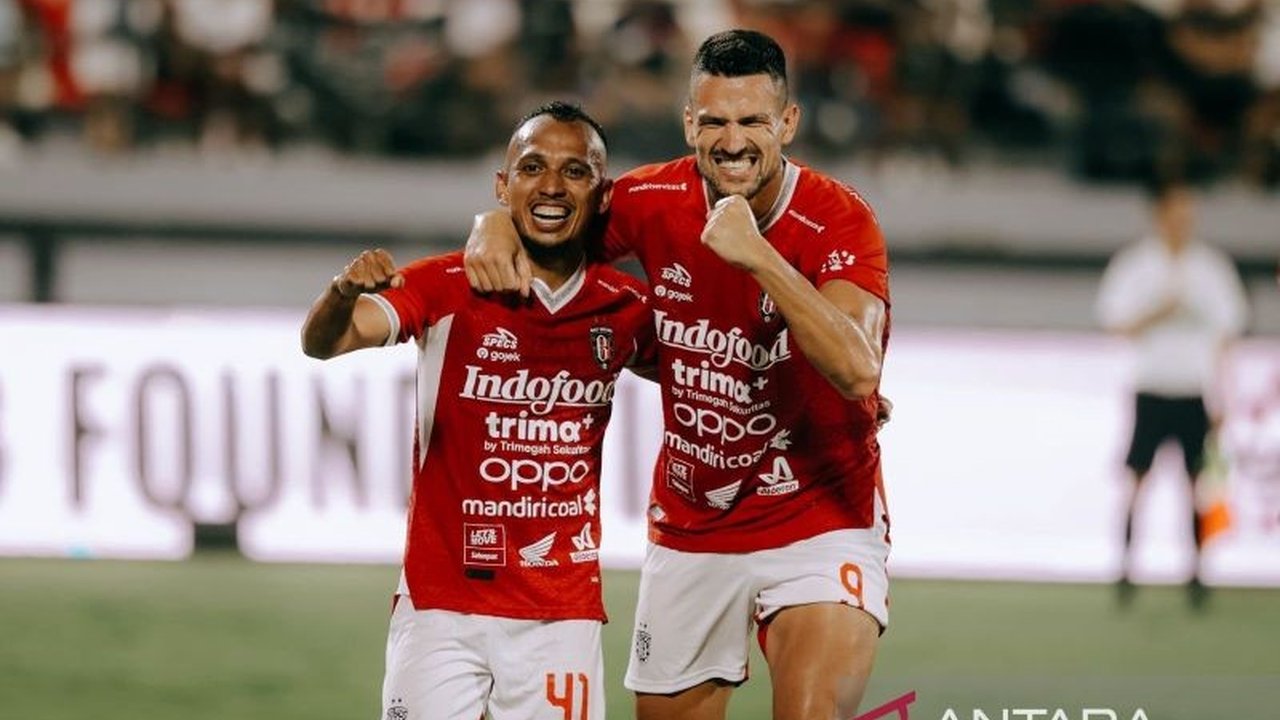 Bali United tampil perkasa membungkam PSIM Yogyakarta 6-0 dalam laga uji coba. Kemenangan telak ini jadi modal penting Serdadu Tridatu jelang BRI Super League 2025/2026.