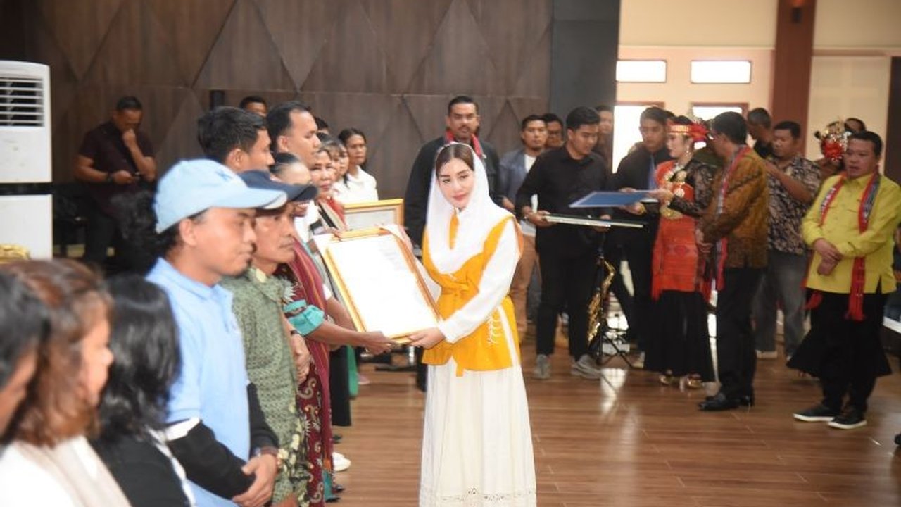 Anggota Komisi VII DPR mengingatkan agar kebijakan Pajak E-commerce tidak membebani UMKM yang menjadi tulang punggung ekonomi, justru harus memperkuat mereka.