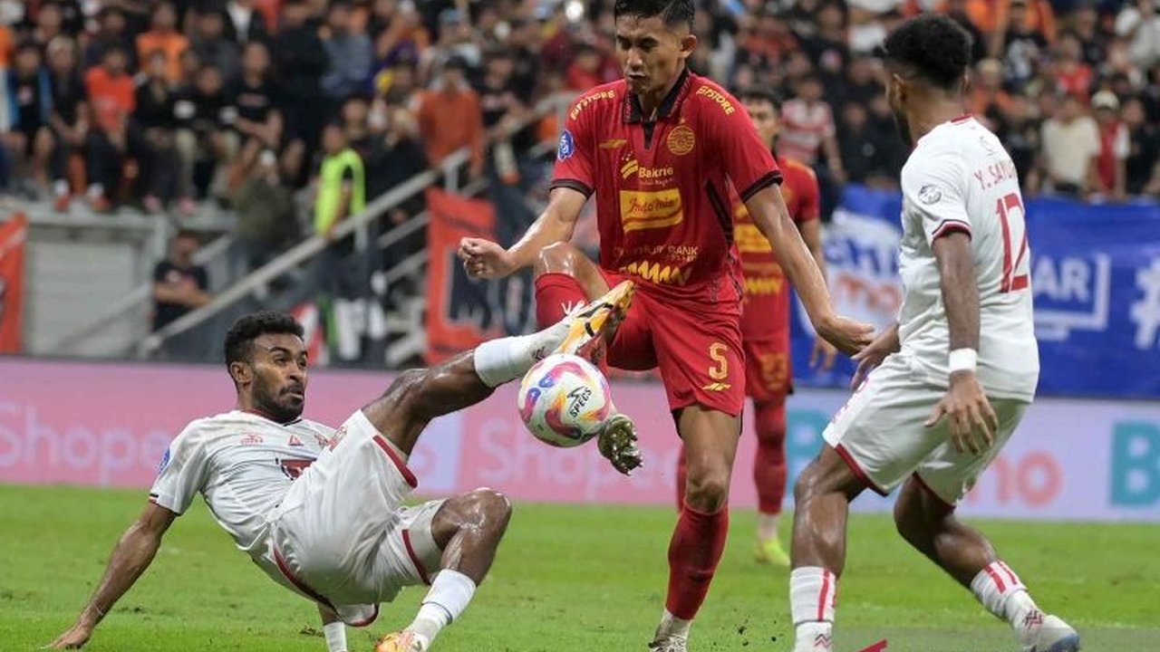 Persija Jakarta berhasil Kalahkan Arema FC 3-0 dalam laga persahabatan pramusim di JIS. Kemenangan meyakinkan ini menunjukkan kesiapan Macan Kemayoran.