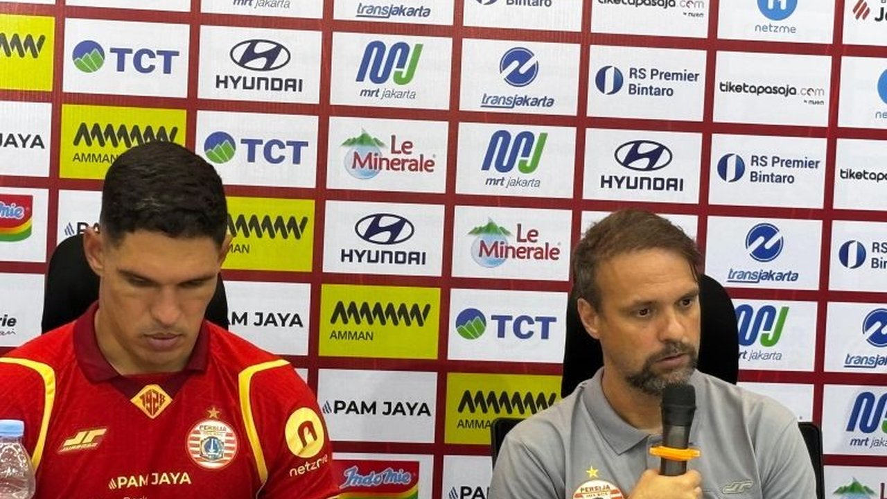 Pelatih Persija Jakarta, Mauricio Souza, mengungkapkan kekagumannya atas performa tim yang mengalahkan Arema FC 3-0, menyebutnya melampaui ekspektasi. Apa rahasia di balik penampilan gemilang Macan Kemayoran?