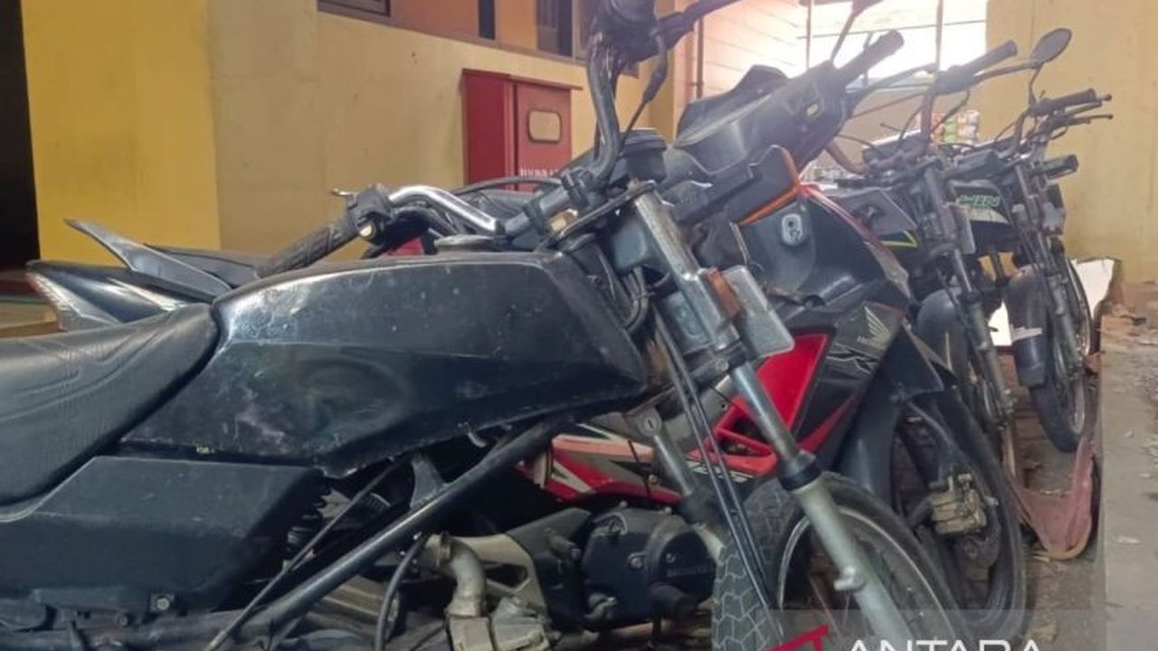 Pemerintah Kabupaten Kudus menggelar Lelang Aset Pemkab Kudus senilai Rp340,81 juta secara daring. Ada apa saja yang dilelang dan bagaimana cara ikutannya?