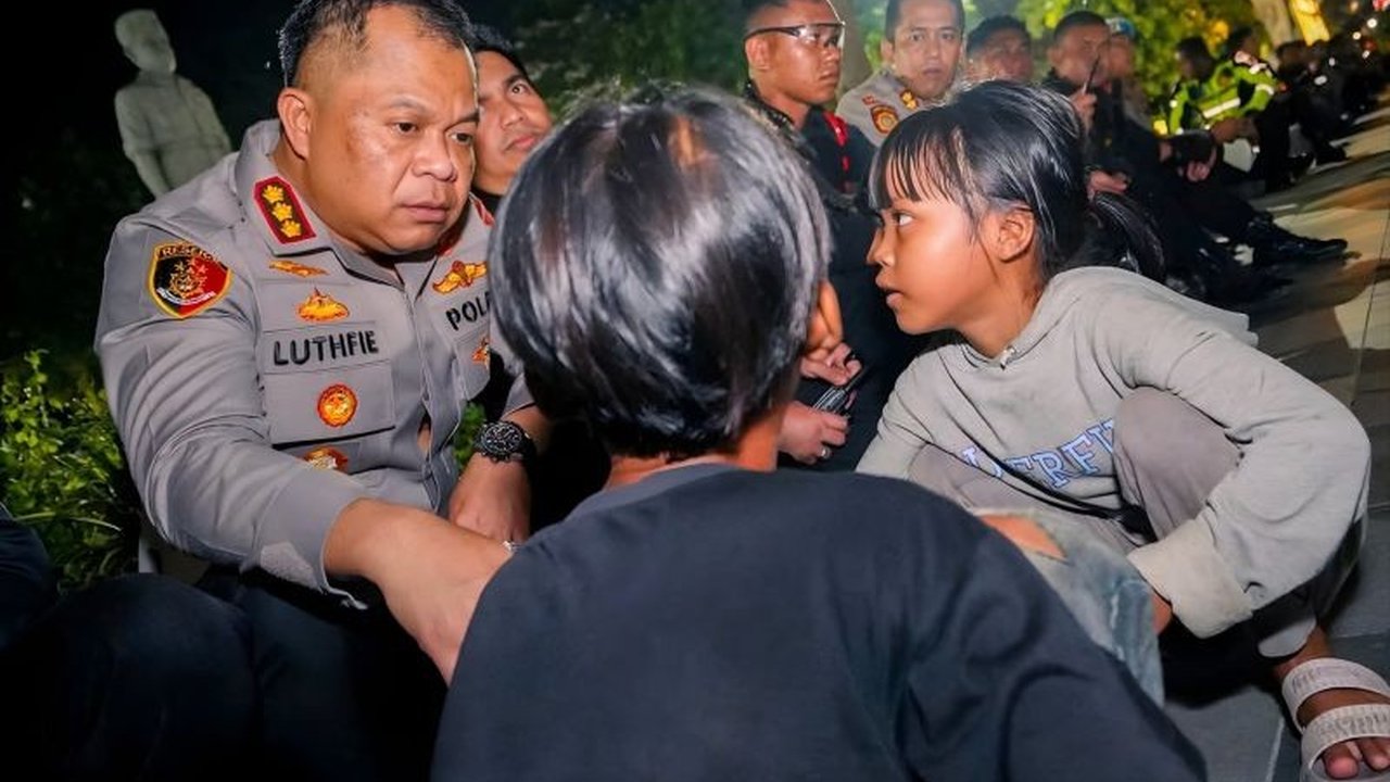 Polrestabes Surabaya semakin gencar melakukan patroli dini hari. Apa rahasia di balik keberhasilan mereka menekan balap liar dan menjaga kondusifitas wilayah?