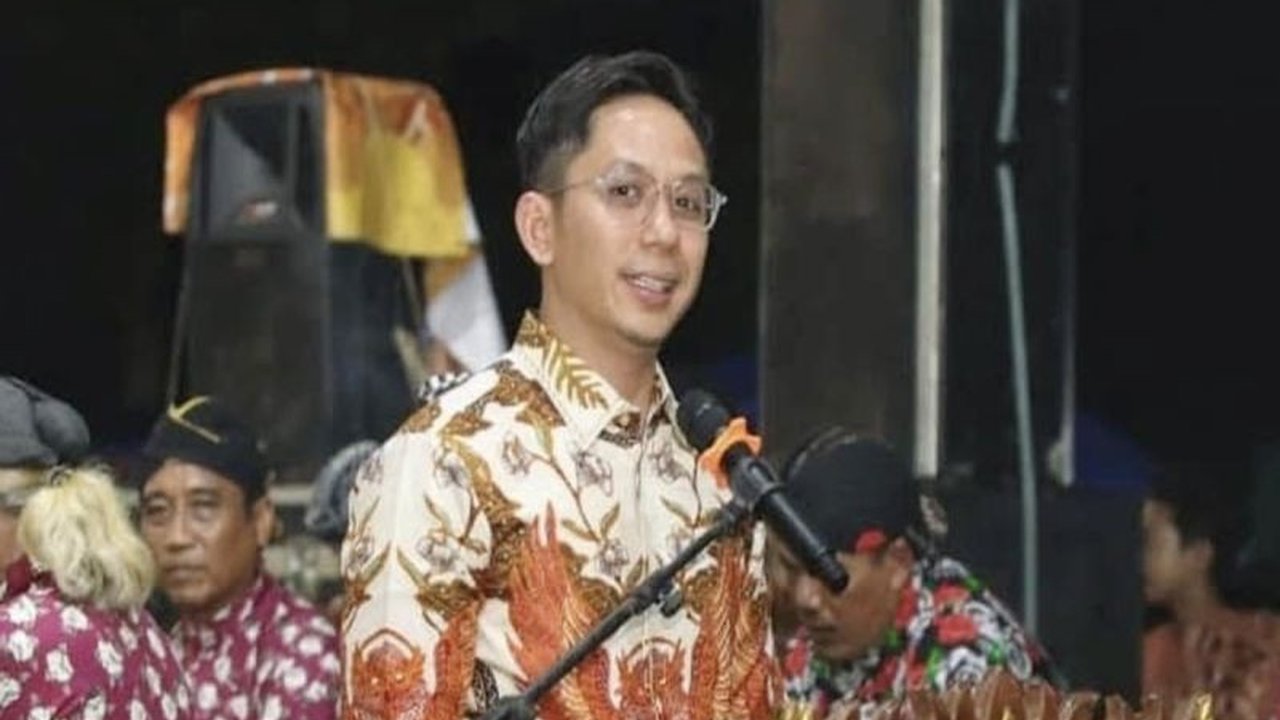 Bupati Lampung Selatan Radityo Egi Pratama menegaskan pagelaran Wayang Kulit Lampung Selatan dengan lakon Wahyu Cakraningrat adalah simbol penting membangun peradaban di tengah modernisasi.