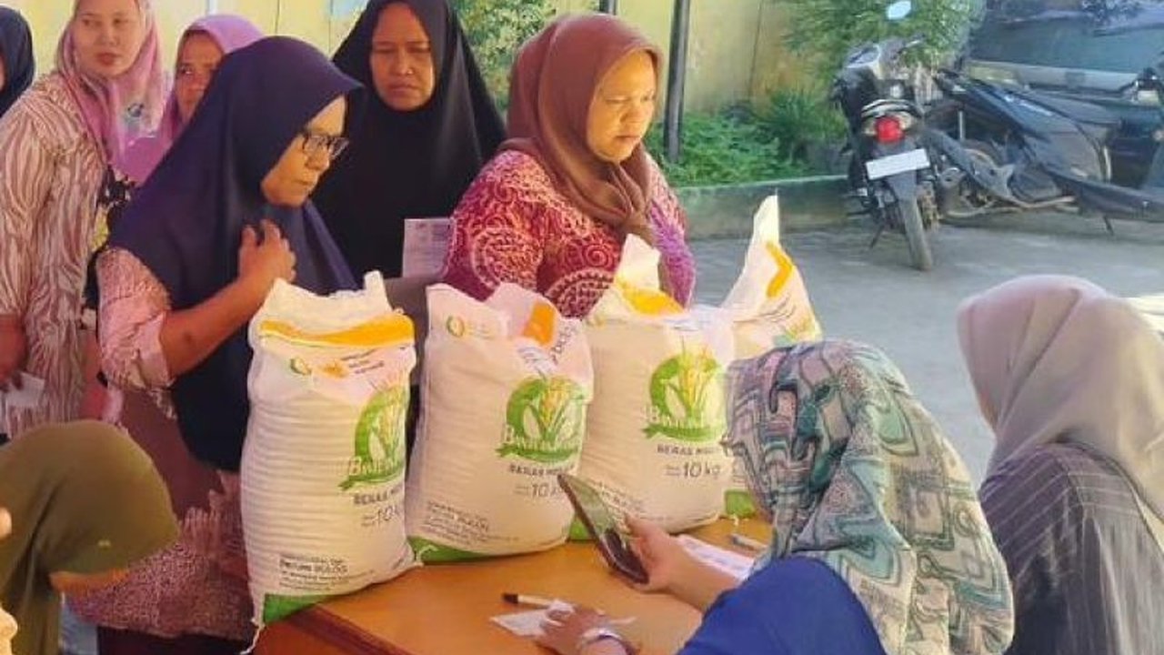 Fakta Unik Bantuan Pangan Bulog Sumut: 6.000 Ton Beras Tersalurkan, Target Diperpanjang!