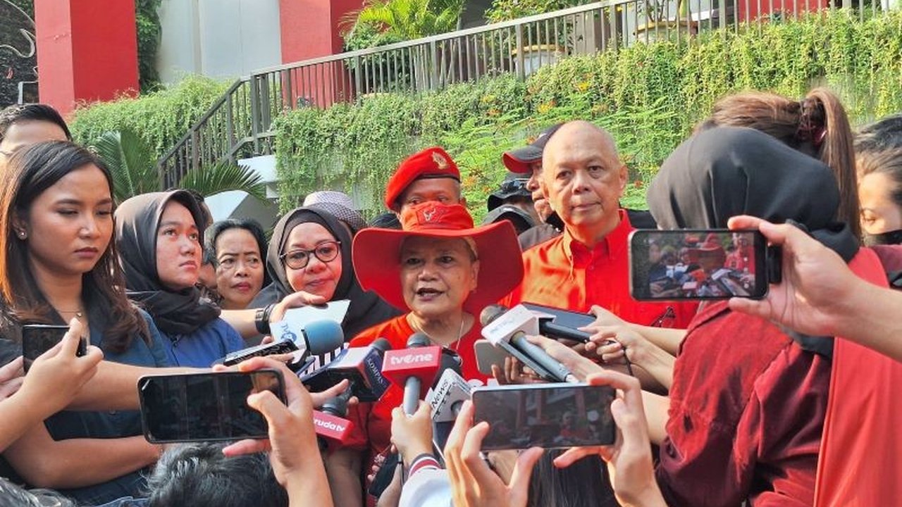 Ketua DPP PDIP Ribka Tjiptaning mengungkapkan bagaimana Megawati Soekarnoputri berhasil mengalahkan Orde Baru berkat dukungan rakyat, sebuah kisah yang berujung pada Peristiwa Kudatuli.