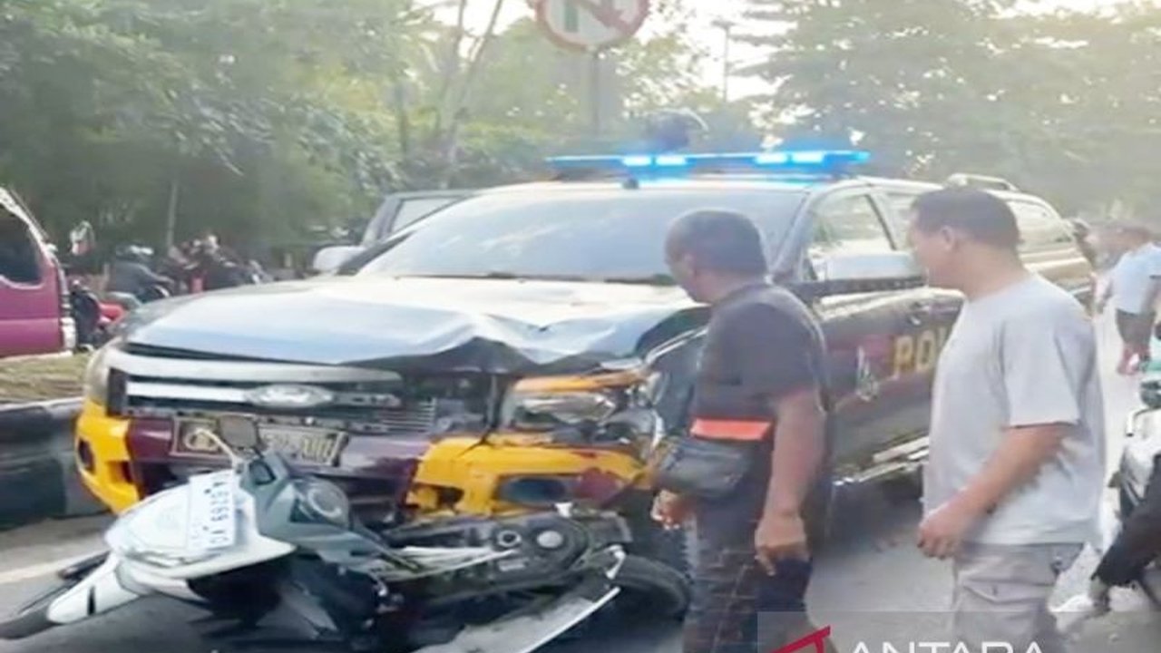 Polda Kalsel bertanggung jawab penuh atas insiden kecelakaan mobil K-9 yang menewaskan seorang pengendara. Terungkap, korban baru belajar motor.