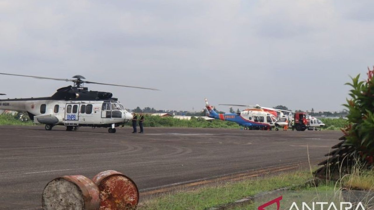 Enam armada udara, termasuk helikopter water bombing dan pesawat modifikasi cuaca, tiba di Jambi untuk mempercepat penanganan Karhutla Jambi yang kian meluas. Simak detailnya!