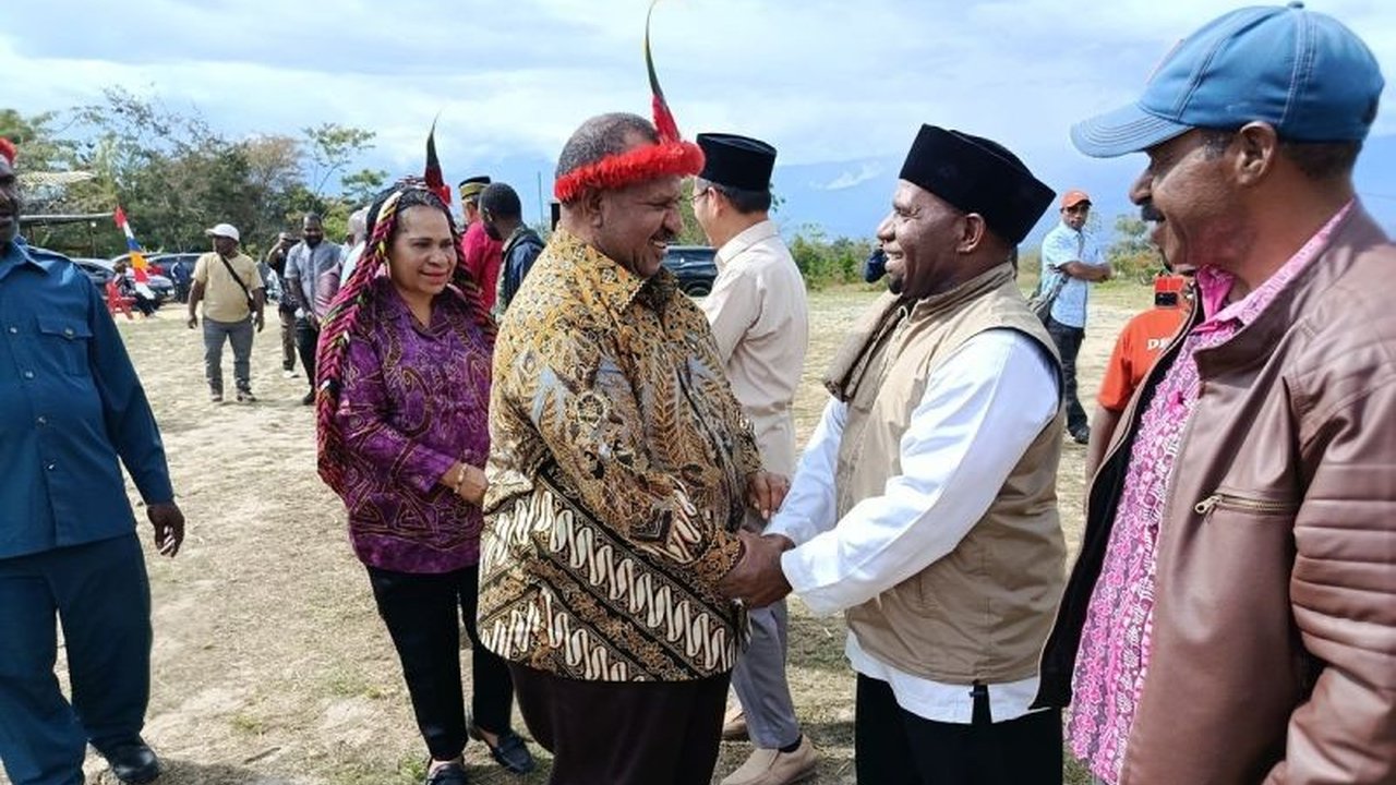 Wakil Gubernur Papua Pegunungan Ones Pahabol menyerukan pemuda Kristen dan Islam untuk menjaga kedamaian di tengah konflik, demi pembangunan daerah.