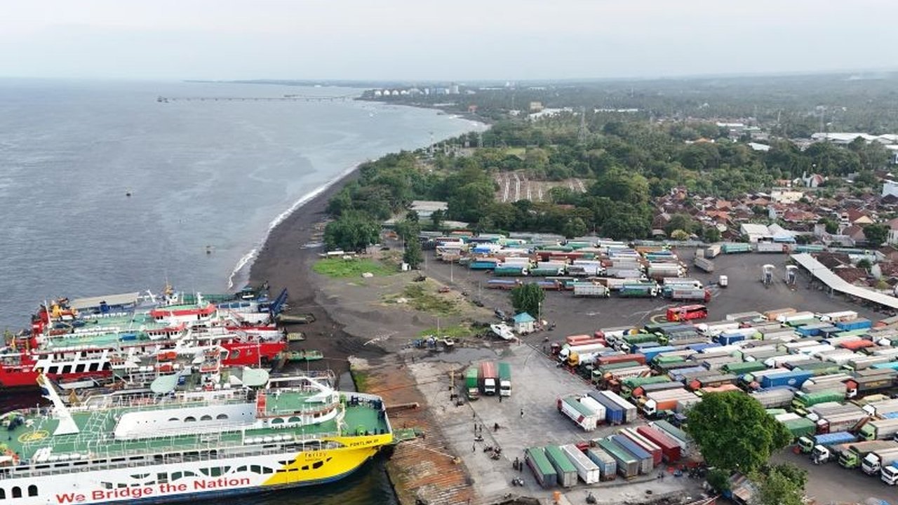 Tahukah Anda? Antrean Pelabuhan Ketapang Pernah Capai 30 KM, ASDP Kerahkan Kapal Bantuan Jumbo