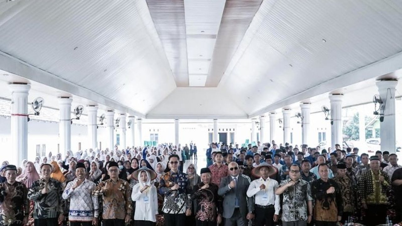 Bupati Lampung Selatan Radityo Egi Pratama mengajak peran generasi muda Lampung Selatan untuk aktif dalam pembangunan daerah, menghadapi tantangan seperti 34% penduduknya hanya lulusan SD.