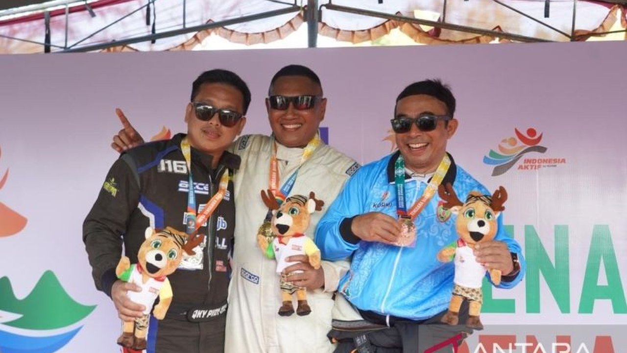 Provinsi NTB berhasil meraih dua medali NTB Offroad Emas di ajang Fornas VIII 2025, membuktikan dominasi di sirkuit nasional. Siapa saja pahlawan di balik prestasi gemilang ini?