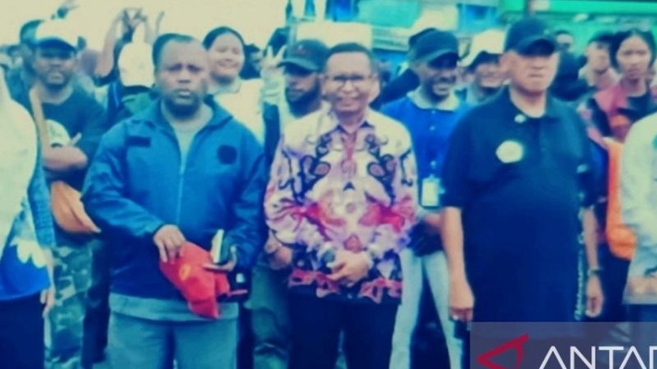 Bupati Biak Numfor berharap 1.158 mahasiswa KKN Biak Numfor mampu identifikasi masalah dan rumuskan solusi. Apa pentingnya peran mereka bagi daerah?