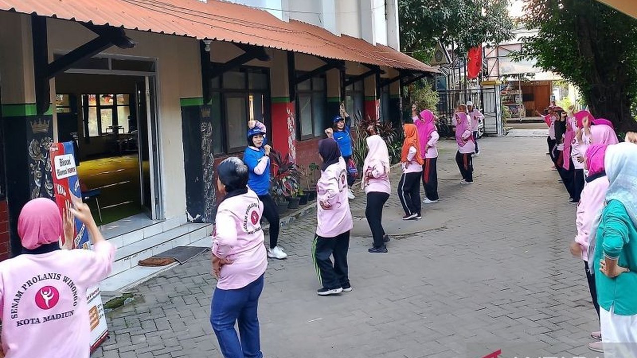 Program Posyandu ILP dan Prolanis Lansia di Kota Madiun terbukti efektif tingkatkan kesehatan dan kemandirian, bantu lansia capai UHH 80 tahun dengan bahagia.