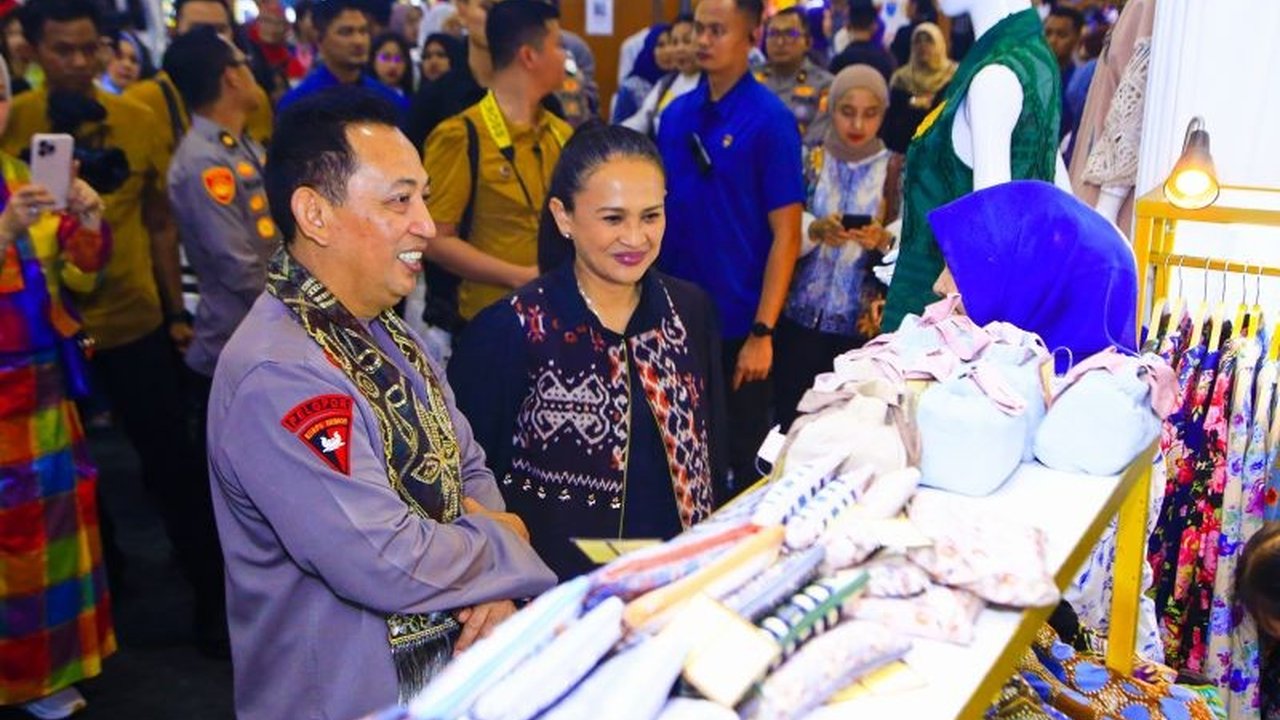 Bazar Bhayangkari Nusantara 2025 resmi dibuka, menjadi wadah sinergi dan pemberdayaan UMKM. Bagaimana acara ini berkontribusi pada kemandirian ekonomi bangsa?