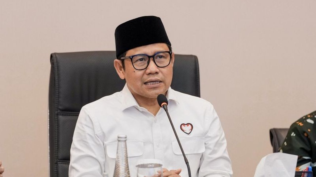 Angka Kemiskinan di Indonesia menunjukkan penurunan signifikan. Kemenko PM kini memperkuat pemberdayaan masyarakat untuk mencapai target kemiskinan ekstrem 0 persen.