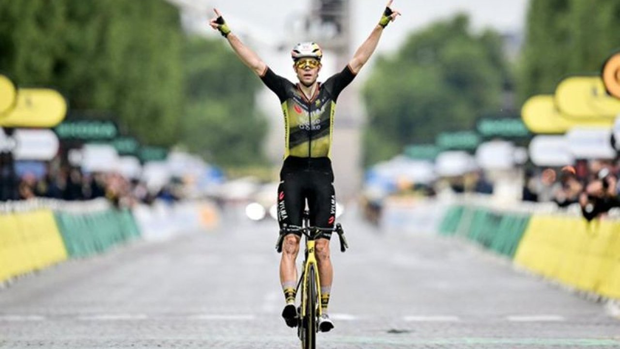 Wout van Aert berhasil memenangkan etape terakhir Tour de France 2025 di Paris, sementara Tadej Pogacar mengunci gelar juara umum untuk keempat kalinya. Simak detail lengkapnya!