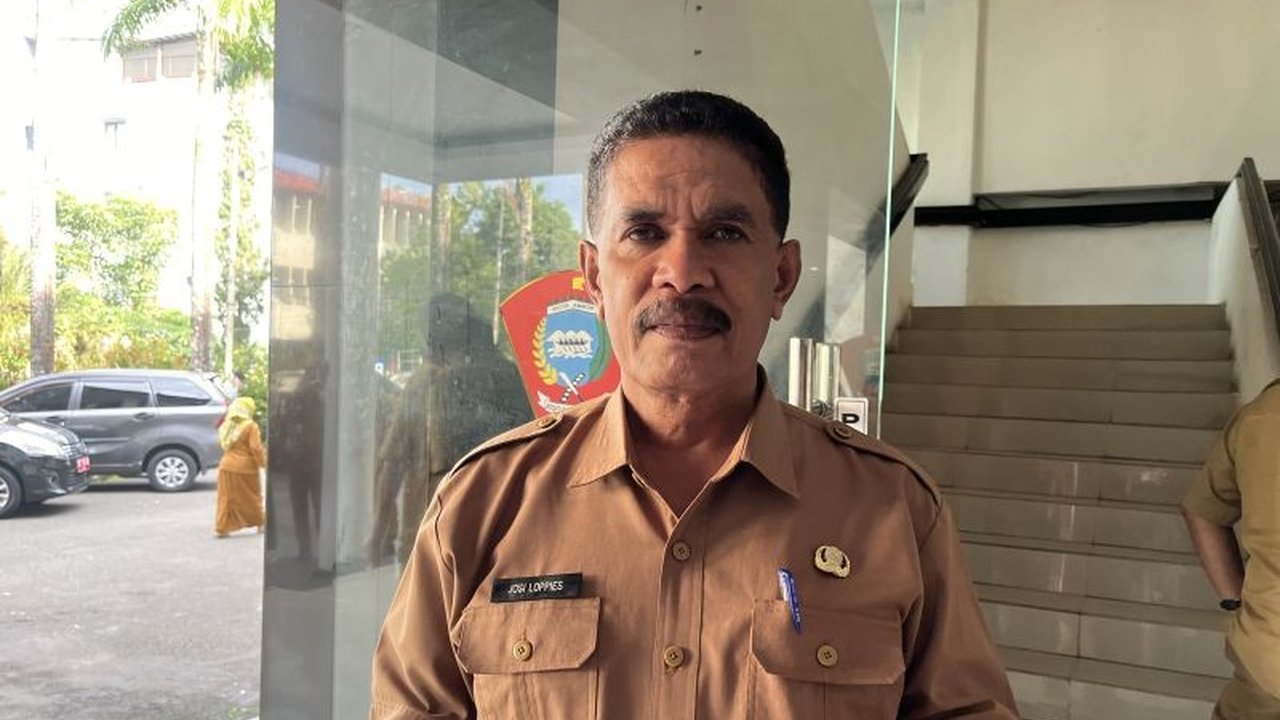 Disperindag Kota Ambon memastikan harga bahan pokok di pasar Ambon stabil, dengan beberapa komoditas pangan utama tetap normal. Simak detailnya di sini!