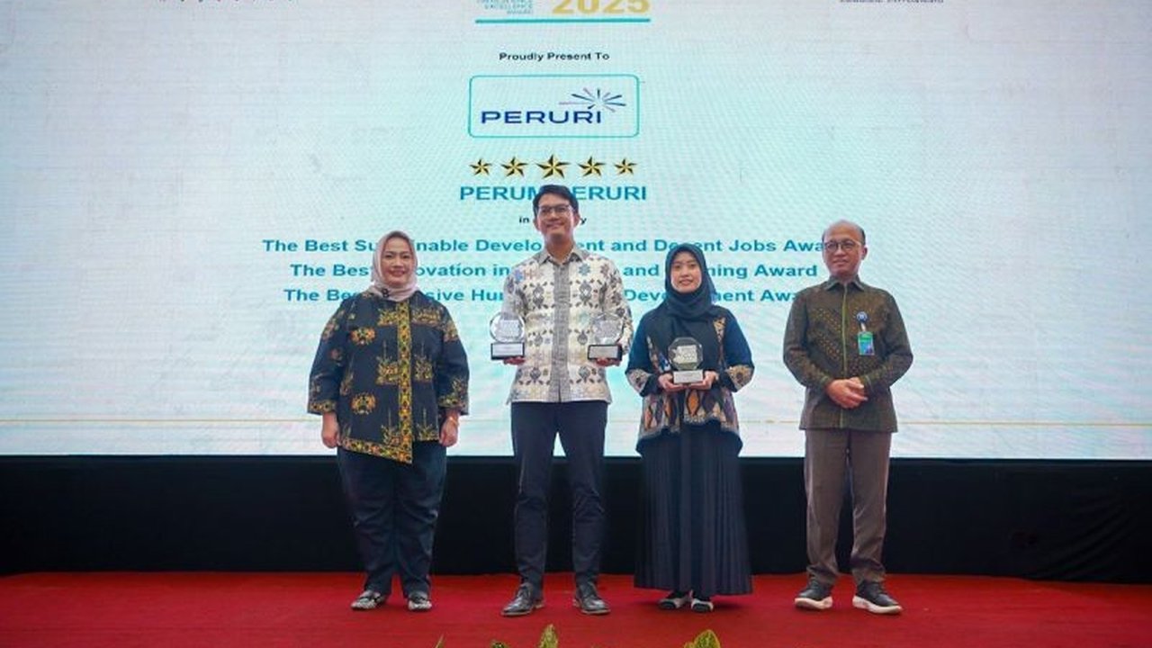 Peruri Raih Lima Penghargaan SDM bergengsi di ajang HCREA 2025, membuktikan komitmennya dalam membangun manajemen sumber daya manusia yang adaptif dan inovatif.