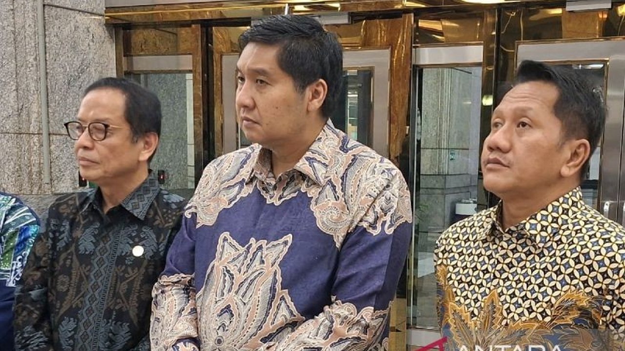 Menteri PKP Maruarar Sirait berupaya aturan KUR Perumahan terbit pekan ini. Skema ini vital dorong pembangunan 3 juta rumah, atasi backlog, dan sasar sisi suplai-permintaan.