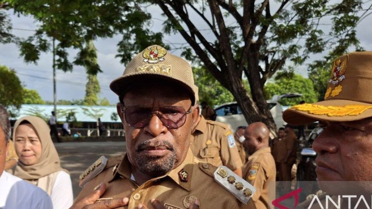 Bupati Jayapura Yunus Wonda dengan tegas menyatakan akan pecat aparat yang memperjualbelikan beras bantuan pemerintah. Ini peringatan keras demi distribusi merata kepada masyarakat yang berhak.