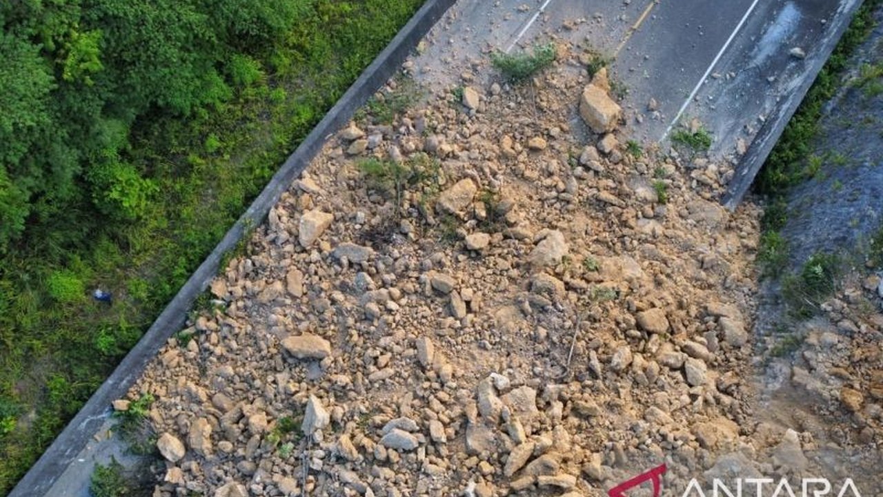 Fakta Unik: Butuh Waktu Lebih dari 3 Hari, Longsor Tutupi Gorontalo Outer Ring Road di Tibawa