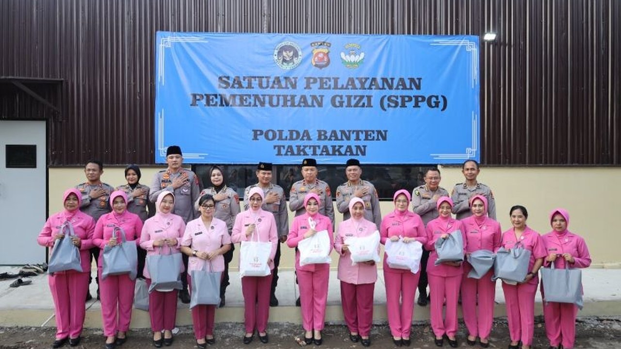 Bhayangkari Banten serius tangani stunting! Melalui pembentukan SPPG Bhayangkari Banten, mereka berupaya wujudkan generasi emas dengan gizi optimal. Bagaimana dampaknya?