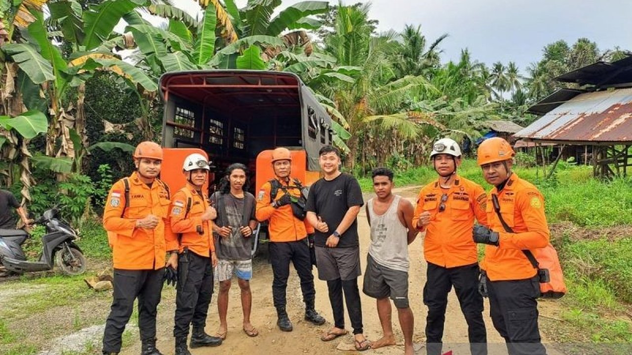 Tim SAR Ambon berhasil mengevakuasi tiga pemuda yang tersesat semalaman di hutan Tawiri, Maluku, dalam kondisi lemas. Bagaimana kronologi penyelamatan heroik ini?