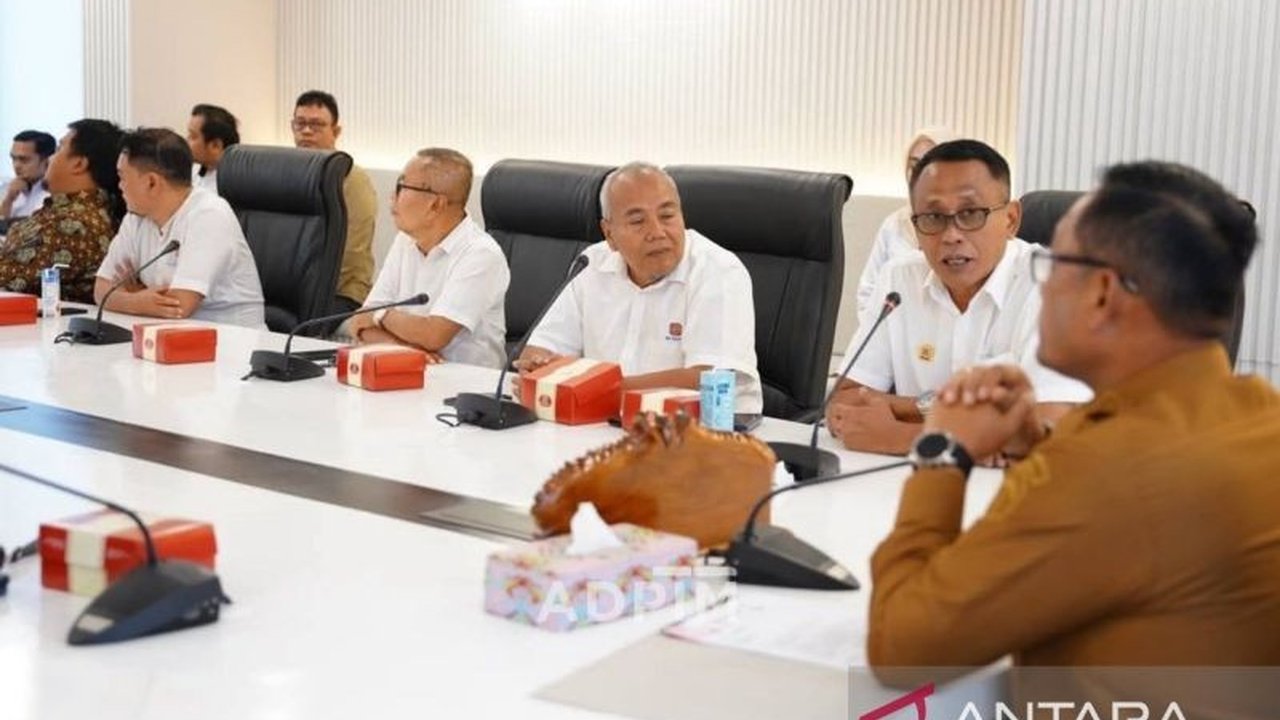 Wakil Gubernur Kaltim Seno Aji menegaskan komitmennya mendukung developer perumahan dalam merealisasikan 100 ribu unit rumah MBR. Bagaimana strategi dan tantangannya?