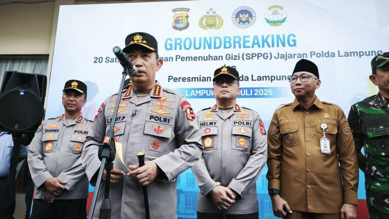 Kapolri Jenderal Listyo Sigit Prabowo menekankan pentingnya penyaluran Program Makan Bergizi Gratis yang tepat sasaran demi masa depan anak bangsa. Bagaimana komitmen Polri?