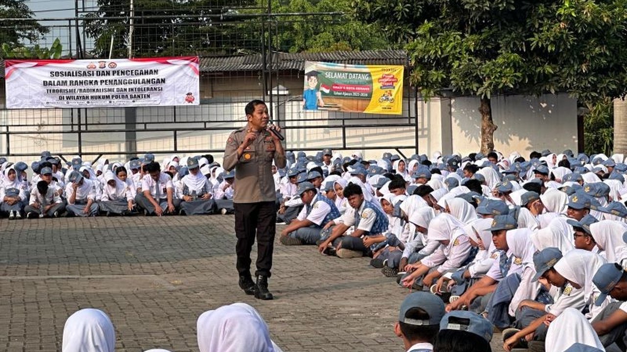 Polda Banten gencar melakukan sosialisasi pencegahan radikalisme di kalangan pelajar SMAN 6 Serang. Mengapa usia remaja menjadi target utama penyebaran paham ekstrem?