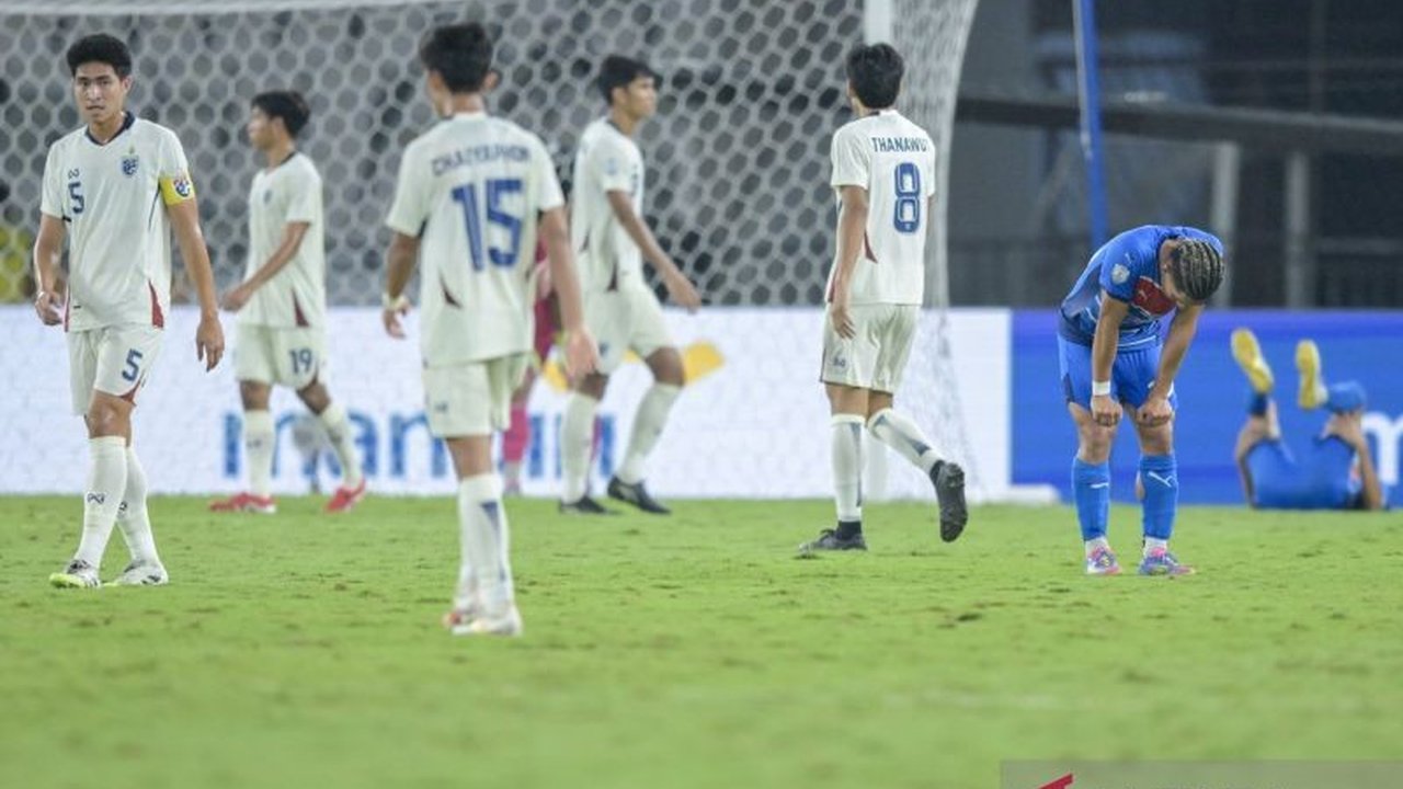 Timnas U-23 Thailand berhasil mengamankan posisi ketiga Kejuaraan ASEAN U-23 2025 usai menundukkan Filipina 3-1. Bagaimana jalannya pertandingan sengit ini?