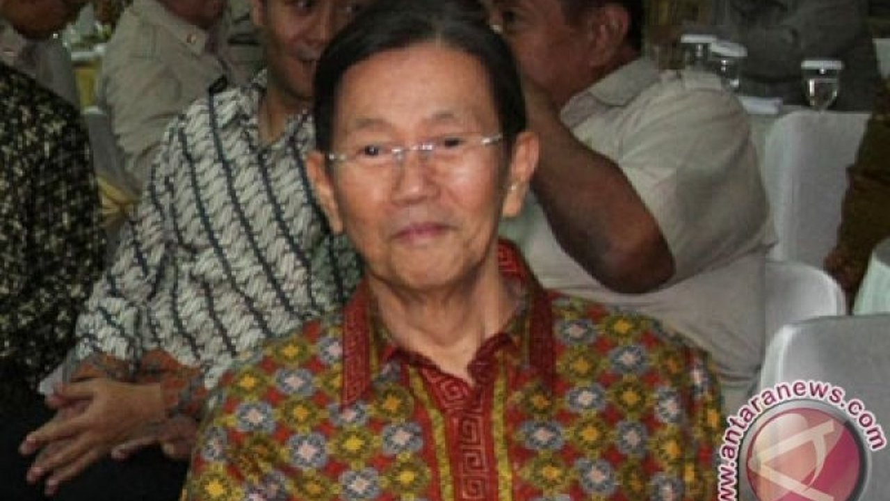 Ekonom senior Kwik Kian Gie meninggal dunia di usia 90 tahun. Sosok yang pernah menjabat Menko Ekuin ini meninggalkan jejak penting bagi bangsa. Siapa dia?