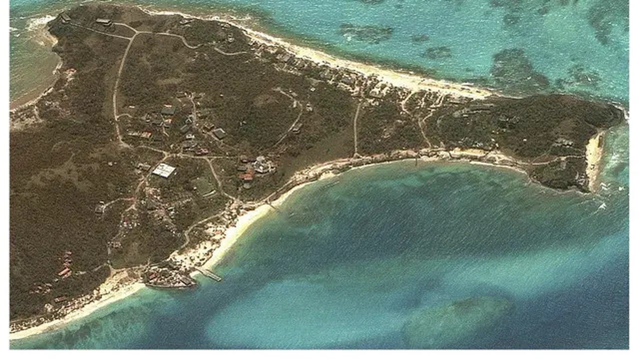 Penampakan Badai Beryl menerjang St Vincent dan Grenadines di Kepulauan Karibia. (Maxar Technologies Via AP)